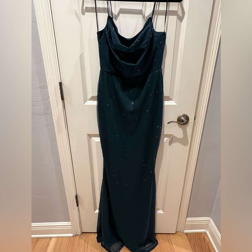 NWT beautiful floor length dress, Windsor, women’s M, dark green sparkle.
